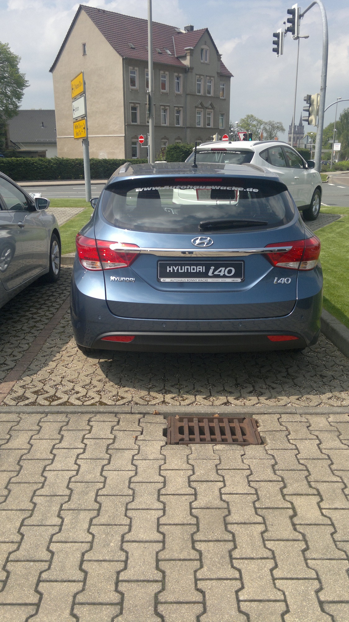 Noch beim Autohändler